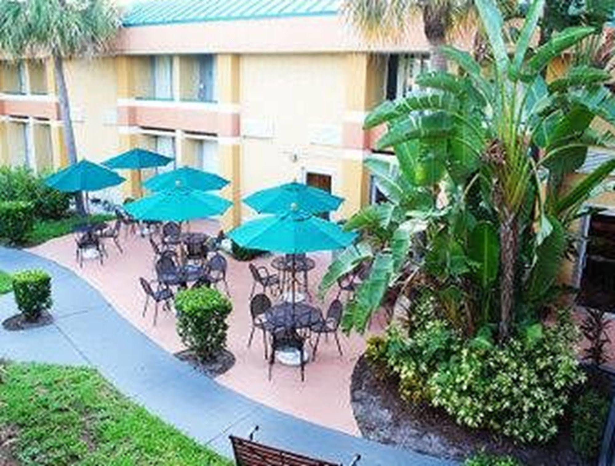 Garnet Inn & Suites オーランド エクステリア 写真