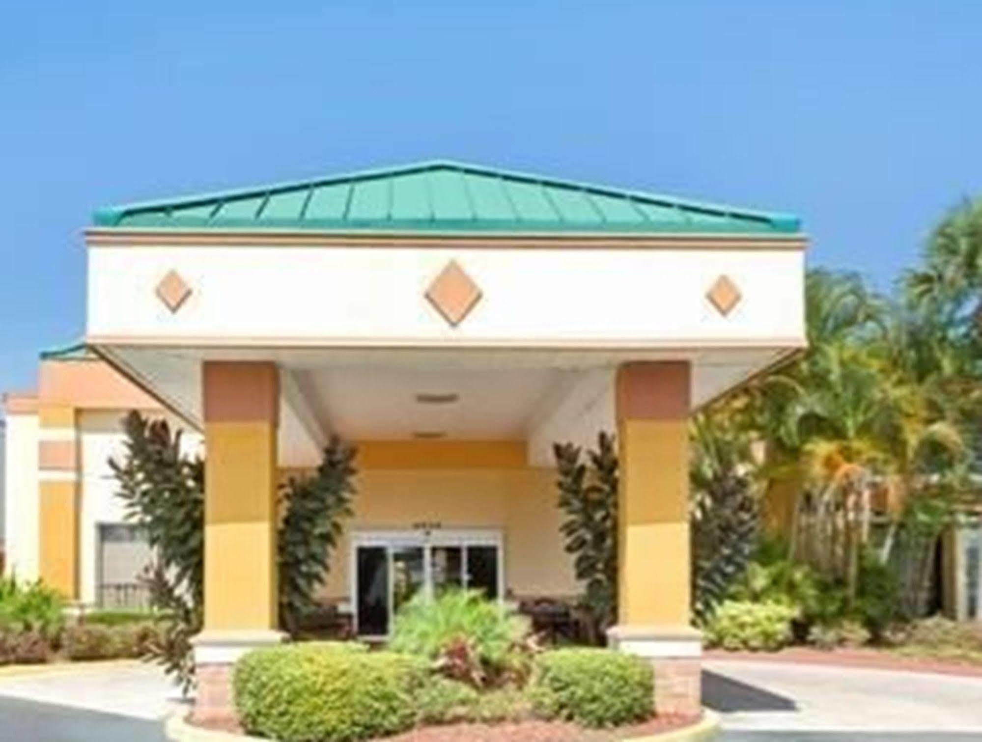 Garnet Inn & Suites オーランド エクステリア 写真