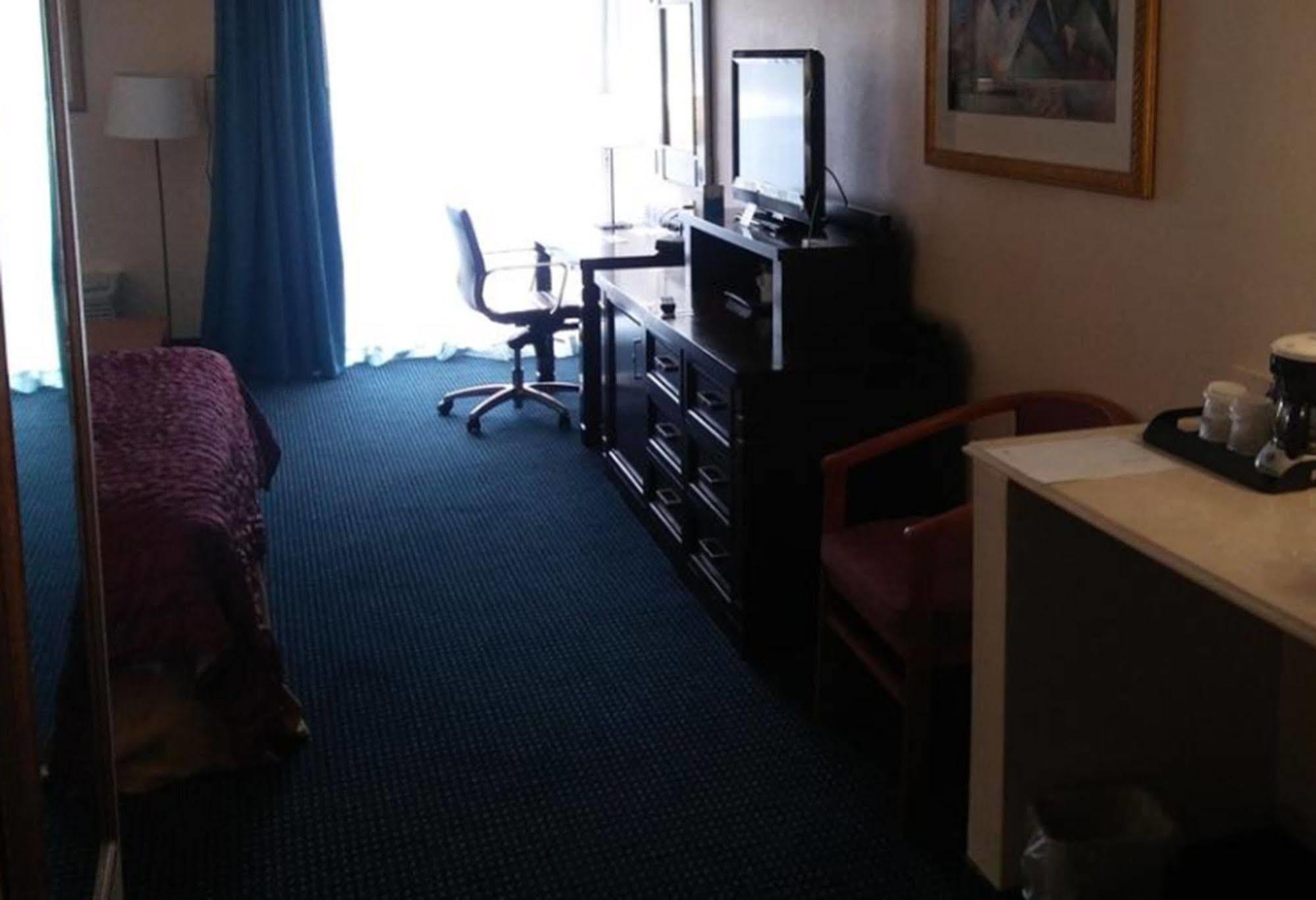 Garnet Inn & Suites オーランド エクステリア 写真