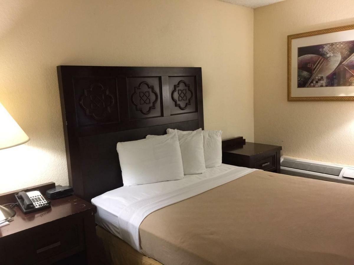 Garnet Inn & Suites オーランド エクステリア 写真