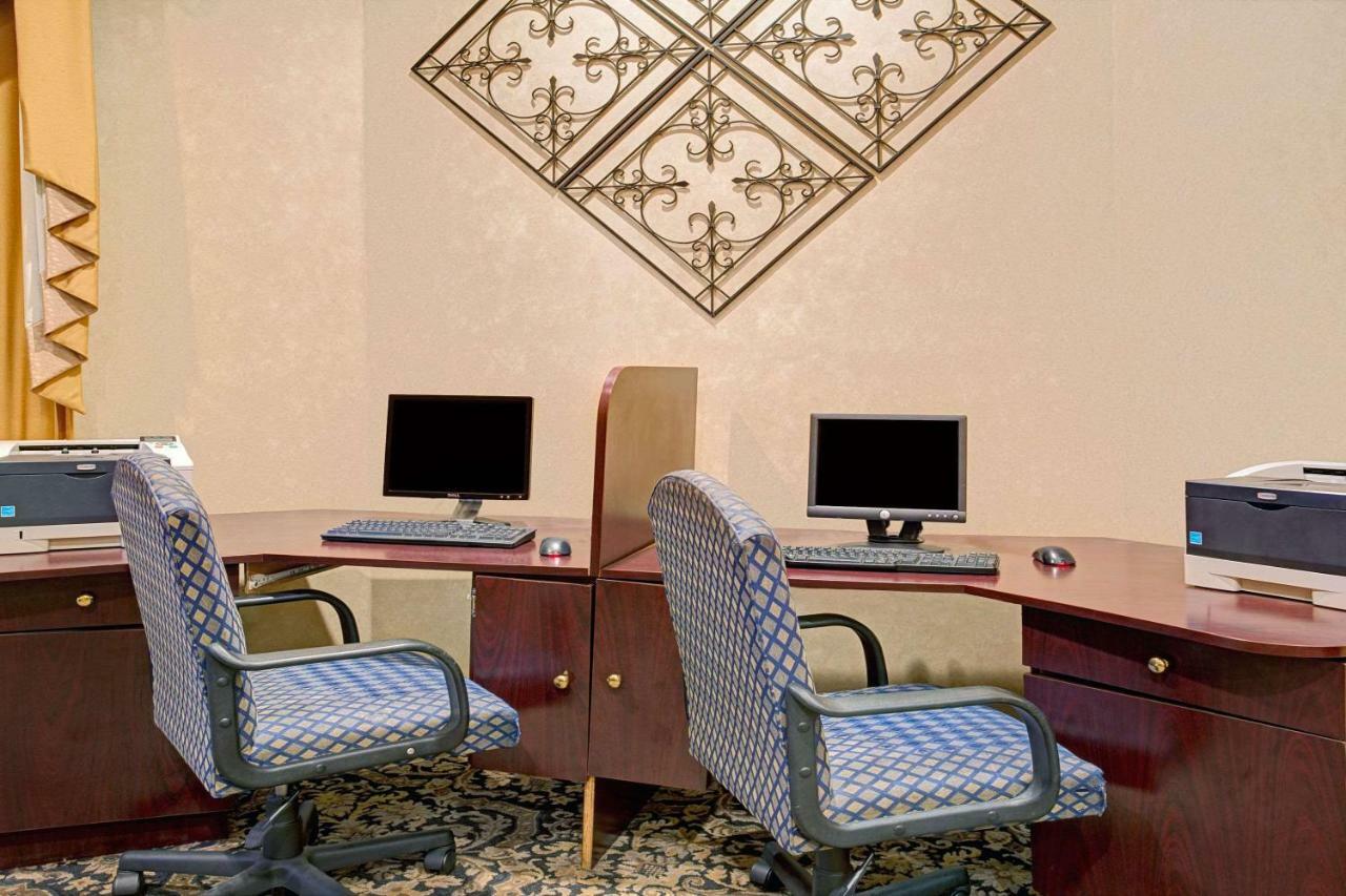 Garnet Inn & Suites オーランド エクステリア 写真