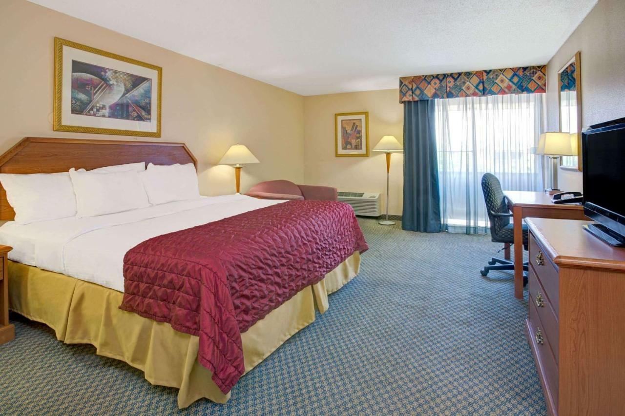 Garnet Inn & Suites オーランド エクステリア 写真
